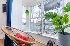 Riverview Spacious Well equipped 2 bed flat near contractors site, Excel, O2
